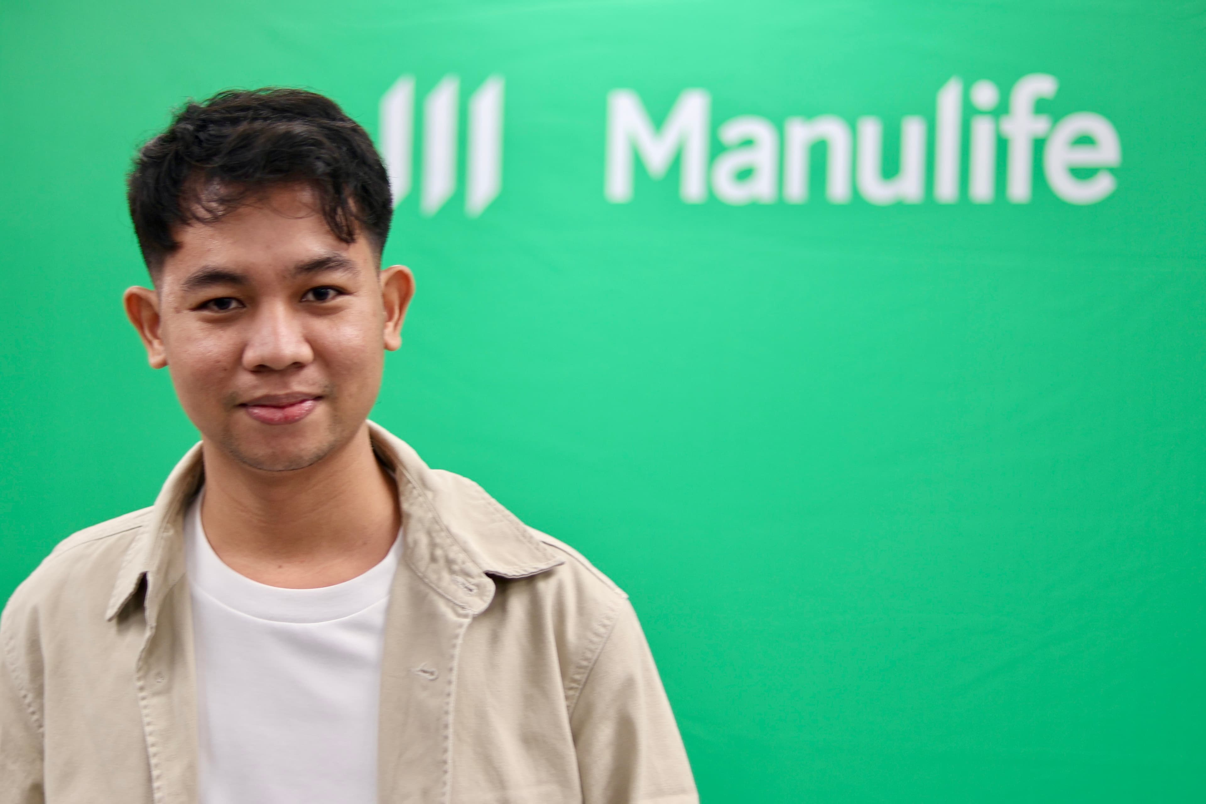 Allan with Manulife Backdrop